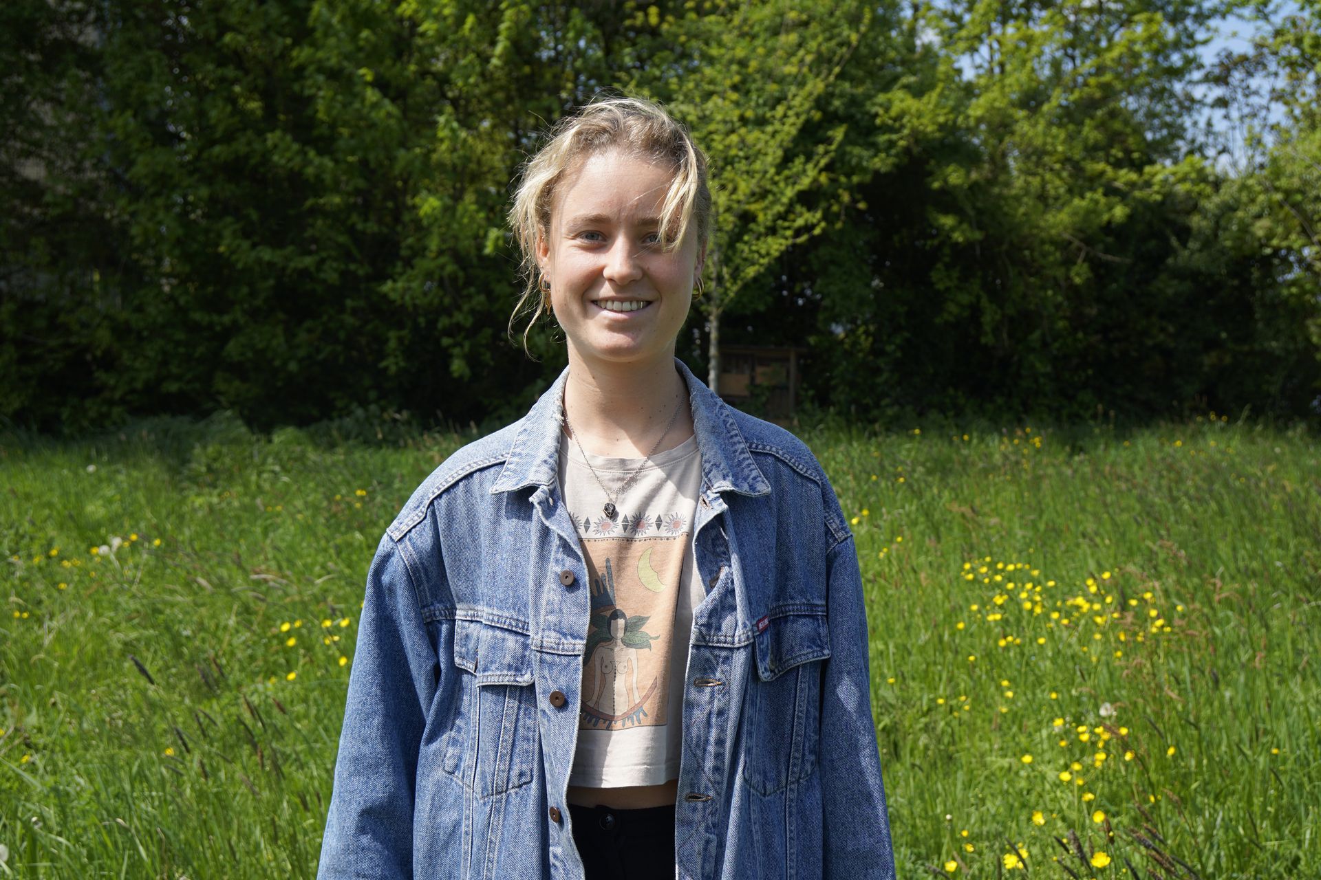 Bild von Mona Kampe im Grünen Bild von Mona Kampe im Grünen