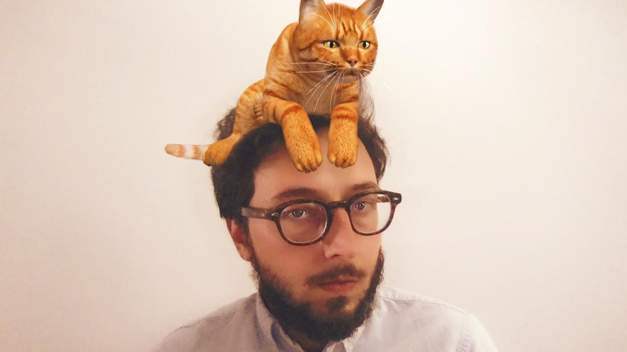 KI-generiertes Porträt mit Katze auf dem Kopf