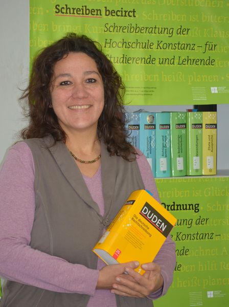 Porträtbild Dr. Monika Oertner mit Duden