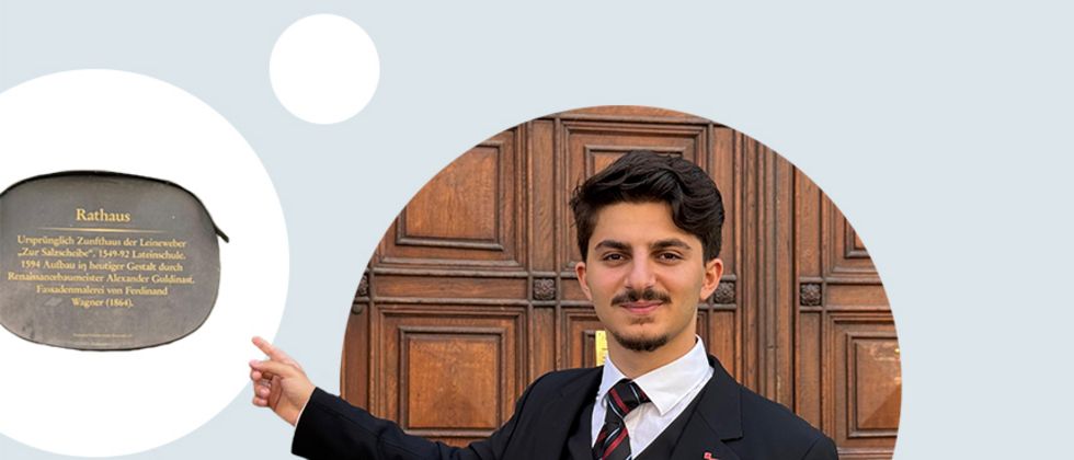 Khaled Badawi steht vor dem Konstanzer Rathaus (Student Elektro- und Informationstechnik der HTWG) 