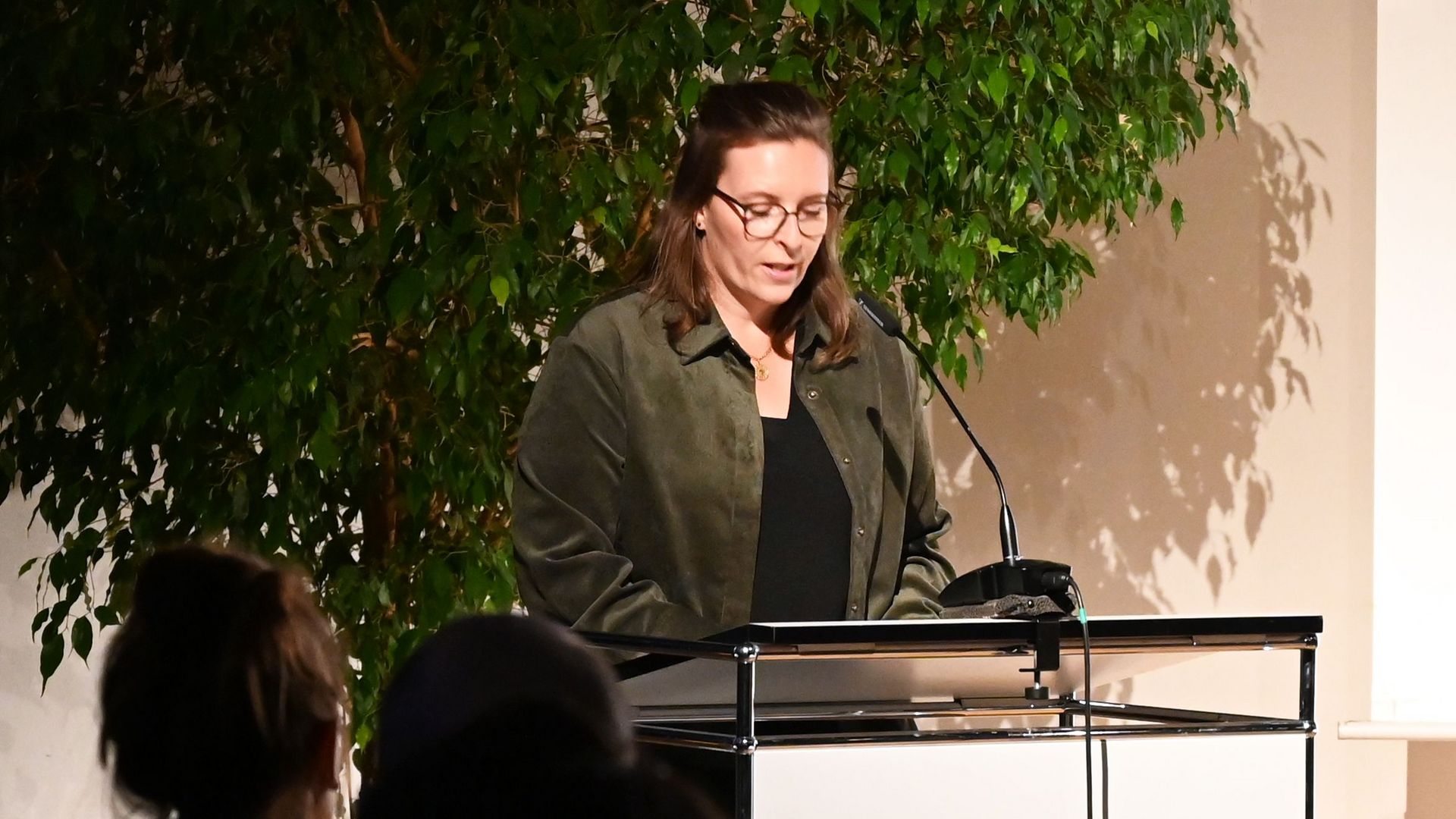 Kulturamtsleiterin Sarah Müßig bei der Vernissagenrede