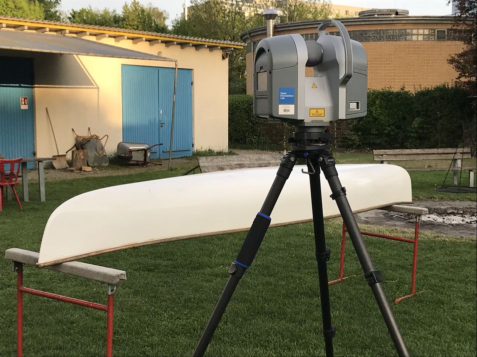 Aufnahme eines Kanus mit einem terrestrischen 3D-Laserscanner 
