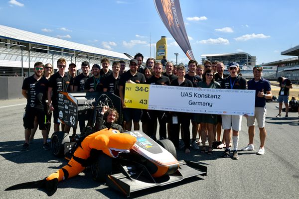 Das Bodensee Racing Team der HTWG Konstanz bei der Formula Student auf dem Hockenheimring