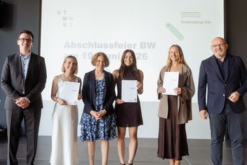 Abschlussfeier BW_Offizieller Teil_Verleihung der Studienabschlussurkunden. Foto: Felix Stoffel.