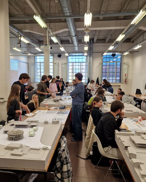 Einblick in die Arbeit von Studierenden an der Universität in Venedig.