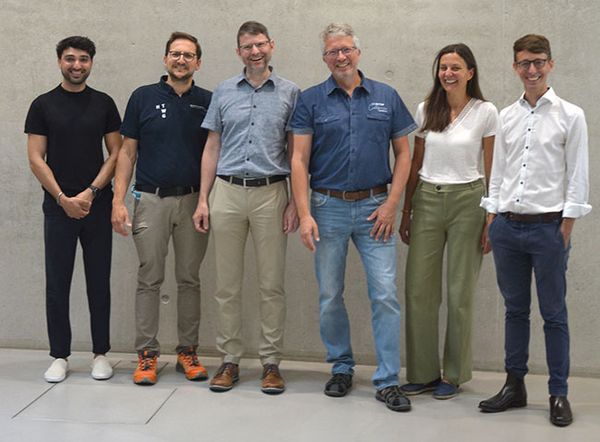 Man sieht ein Gruppenbild der Hauptverantwortlichen für den SET