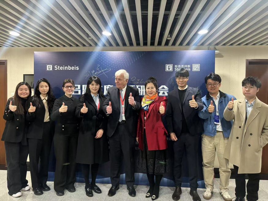 Kateryna Lopushenko and colleagues show thumbs-up