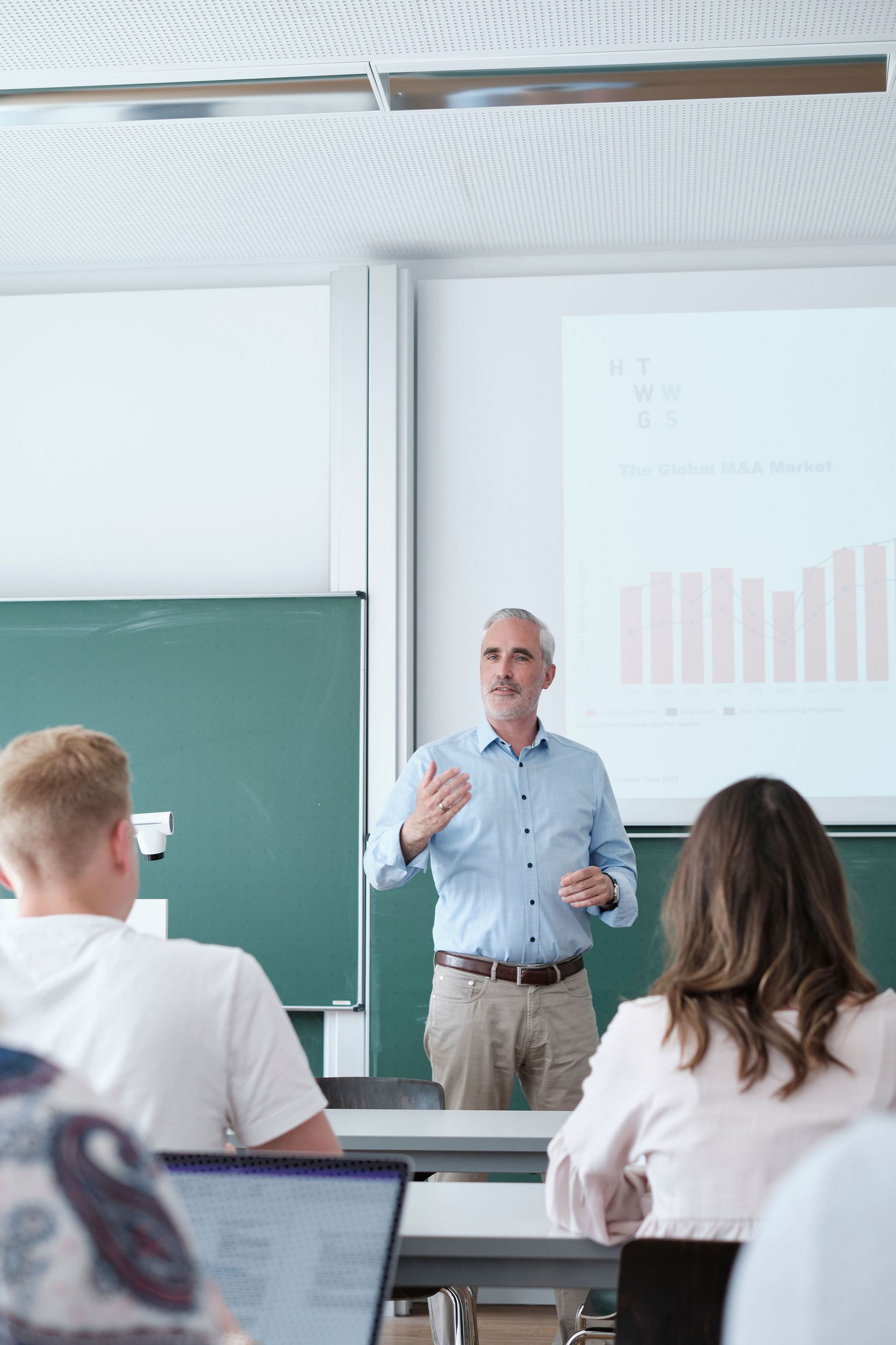 Lehrender während einer Lehrveranstaltung
