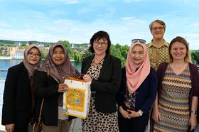 Das Foto zeigt die indonesische Delegation mit Mitgliedern der HTWG