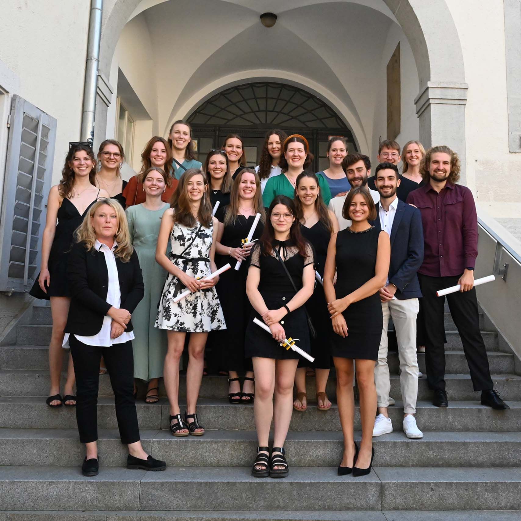 BA8-Absolvent:innen des Sommersemesters 22 BA8-Absolvent:innen des Sommersemesters 22