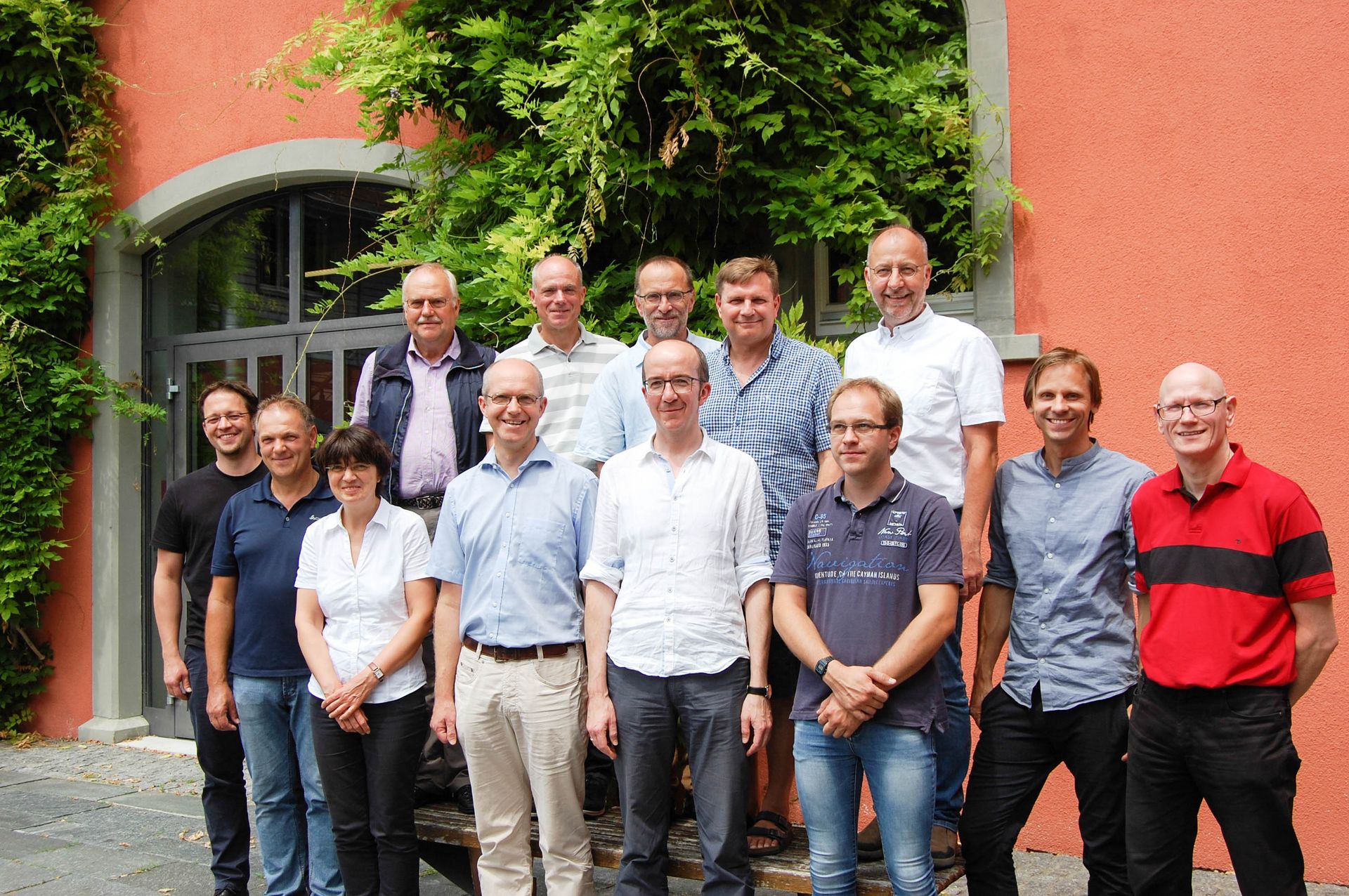 Gruppenfoto: Vordere Reihe (v. l. n. r.): Prof. Dr. Florian Lang, Dietmar Merk, Prof. Dr. Silke Michaelsen, Prof. Dr. Christian Hettich, Prof. Dr. Michael Striebel, Simon Ruf, Prof. Dr. Gunnar Schubert, Prof. Dr. Uwe Kosiedowski  Hintere Reihe (v. l. n. r.): Michael Beerens, Prof. Dr. Arno Detter, Prof. Dr. Bernd Jödicke, Karl-Heinz Waller, Prof. Dr. Jürgen Sum