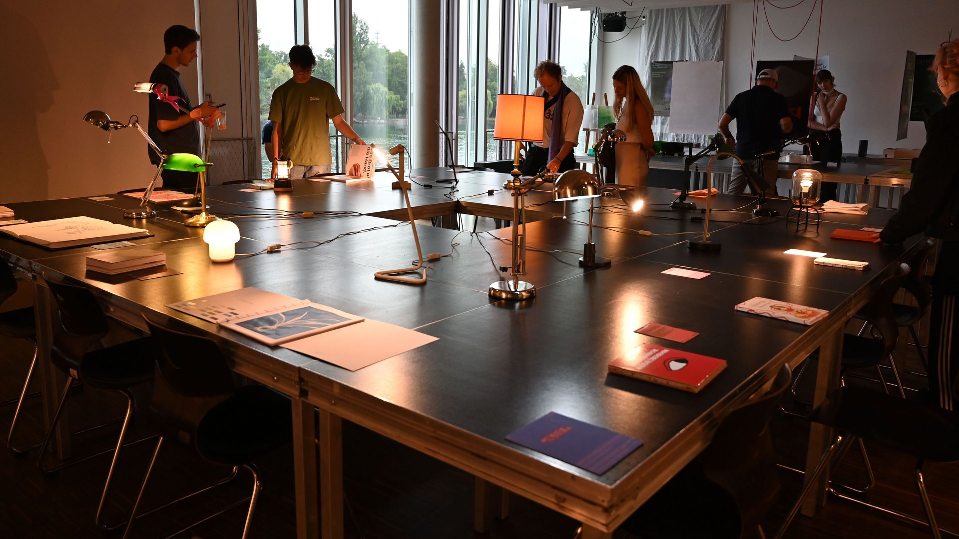 Ausstellungsraum »held des Alltags"; Printprodukte