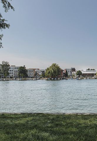 Hochschulcampus Seerheinseite Der Seerhein mit Blick auf den Hochschulcampus