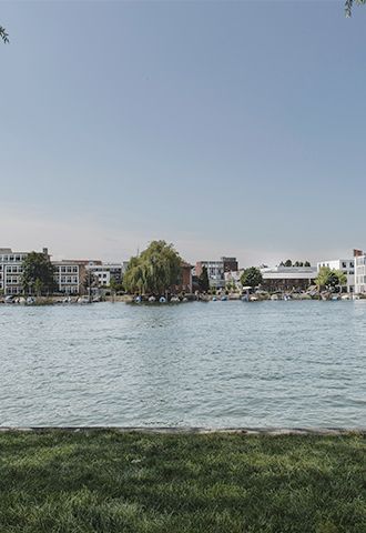 Hochschulcampus Seerheinseite Der Seerhein mit Blick auf den Hochschulcampus