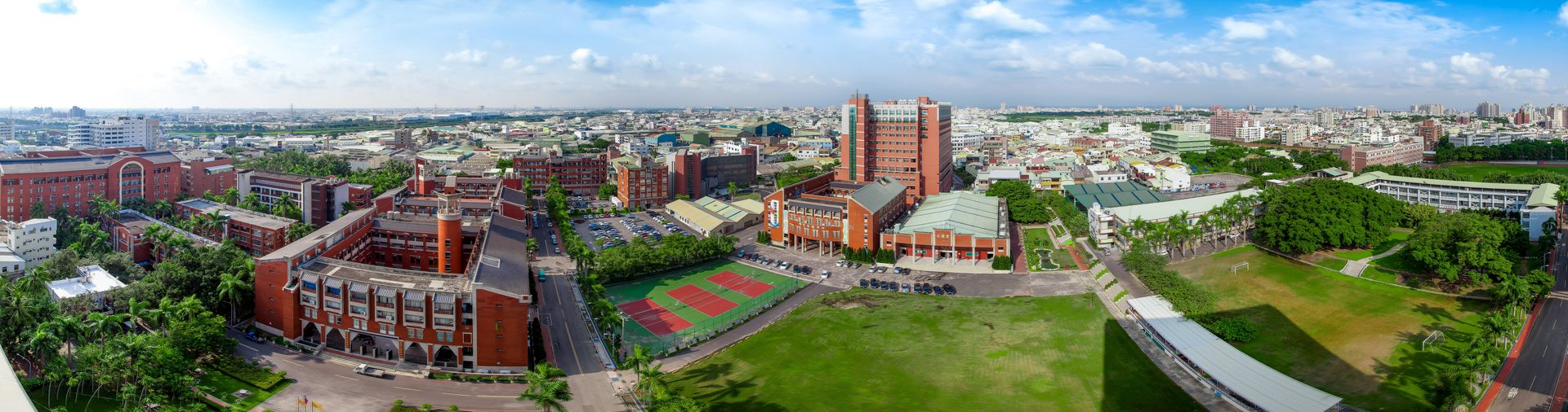 A birds-eye-view panorama of the STUS campus showing a 360degree perspectives of the buildings and facilities.