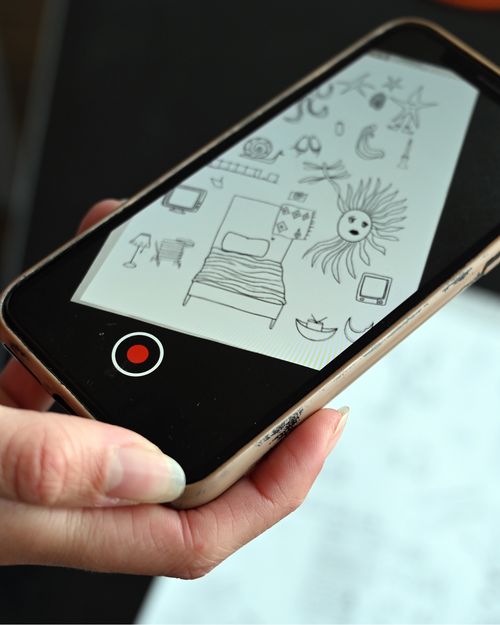 Blick auf ein Handydisplay.