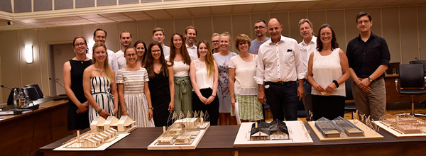 Gruppenfoto der Studenten und Betreuer.