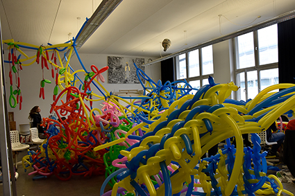 Luftballon-Installation beim Workshop „Lauf der Dinge“.