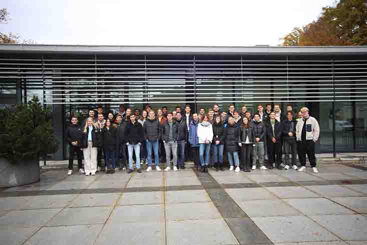 Gruppenbild vor der Bodenseewasserversorgung