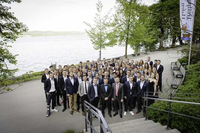 Gruppenfoto der Absolventen auf der Mainau 2019