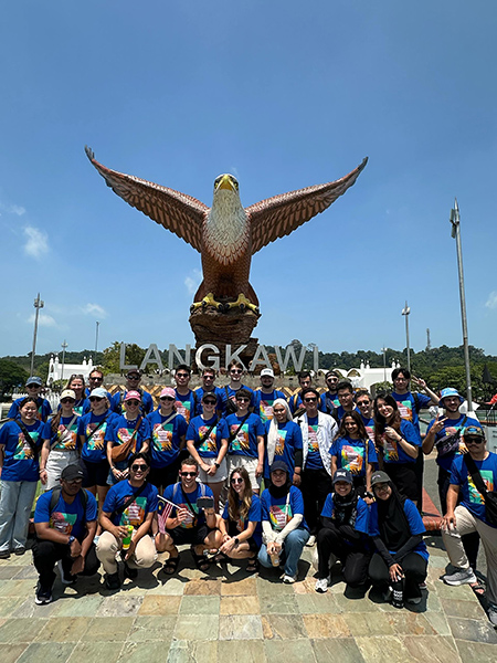 Gruppenbild von Studierenden auf der Insel Lankawi