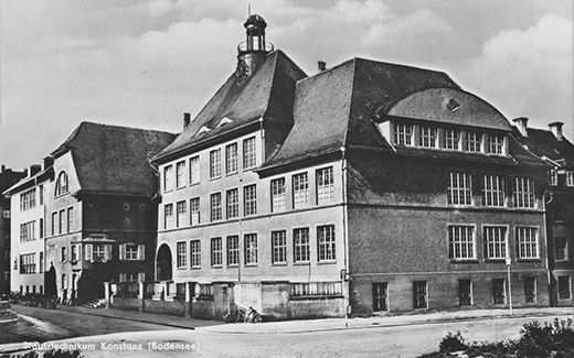 Gebäude des Staatstechnikums inklusive des neuen Anbaus