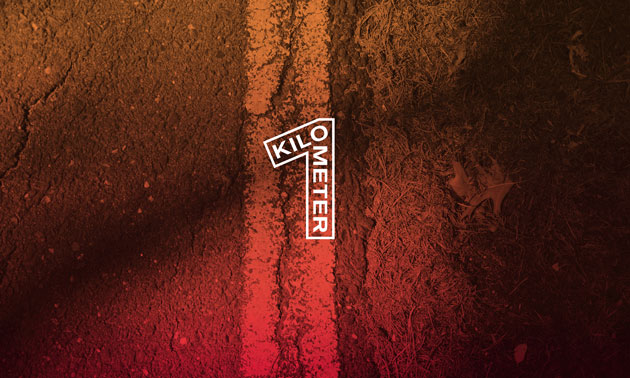 Das Logo der Gründerinitiative Kilometer1: Eine weiße Eins steht vor einem leuchtend roten Hintergrund.