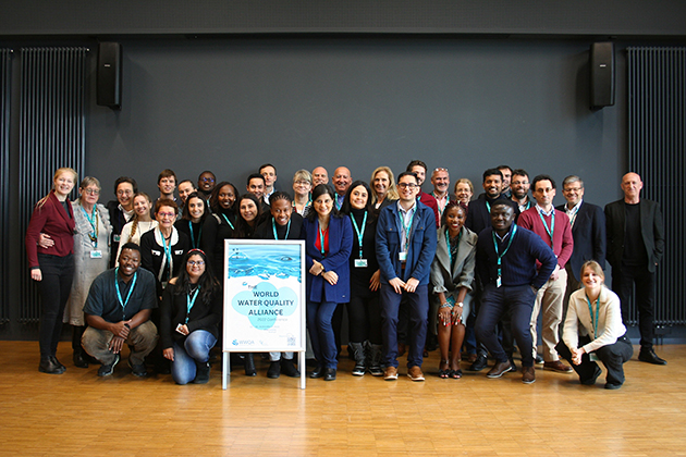 Die Teilnehmer*innen der Konferenz des WWQA an der HTWG posieren fürs Foto.