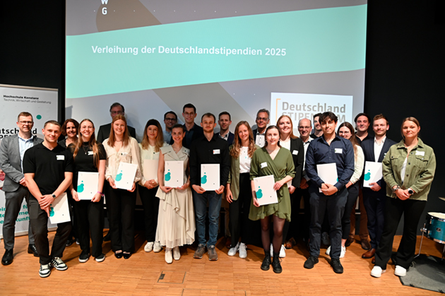 Gruppenbild der Stipendat*innen