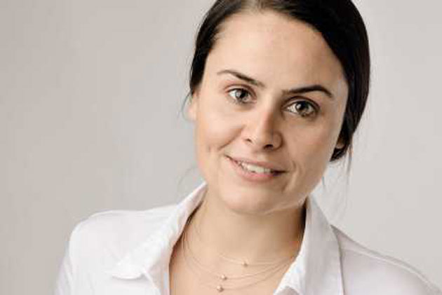 Porträtfoto Dr. Sonja Meyer.