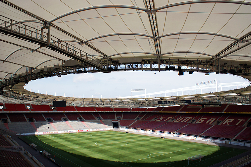 Innenansicht der leeren Mercedes-Benz-Arena in Stuttgart