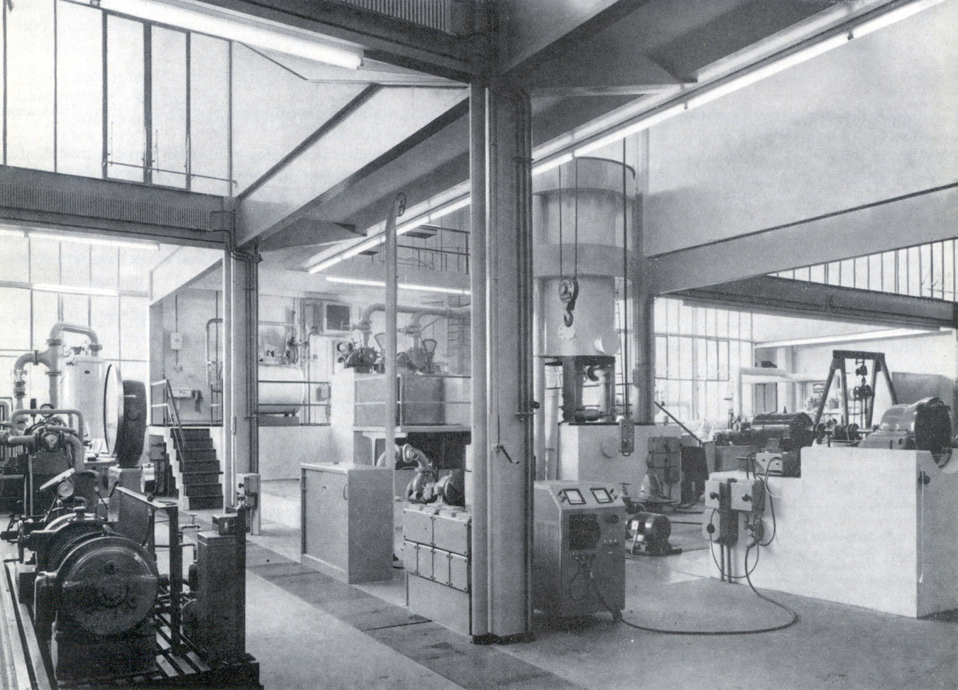 Eine Schwarz-weiß-Aufnahme eines Labors der HTWG aus dem Jahr 1962.