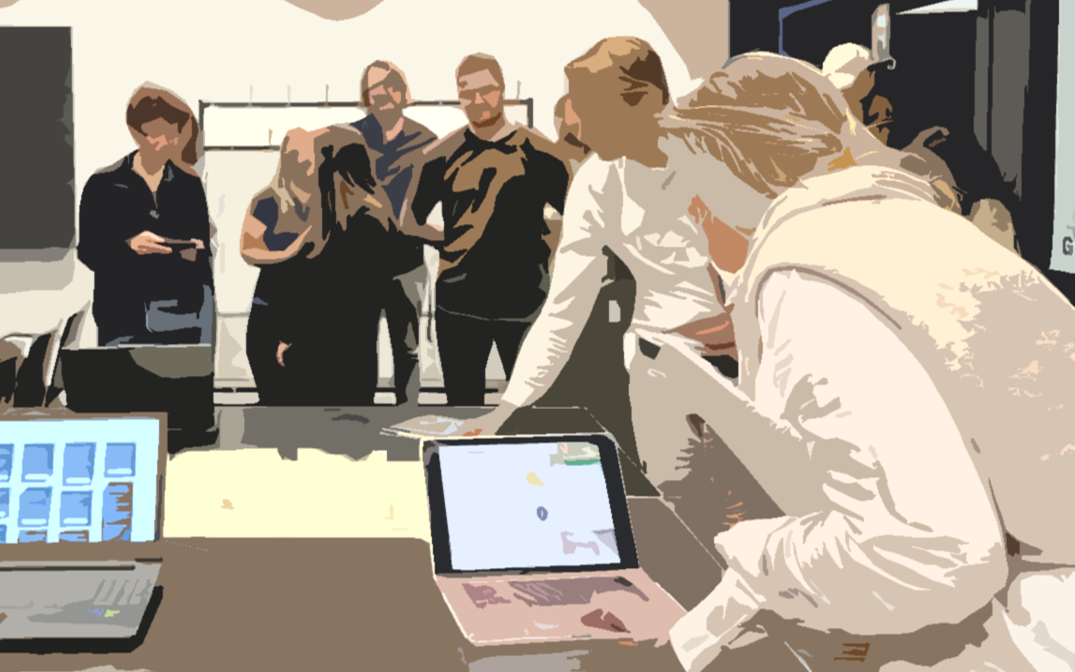 abstrahiertes Foto einer Gruppe von Studierenden und Professor*innen, die sich ein Modell und eine erstellte Website zum Campus der HTWG ansehen.